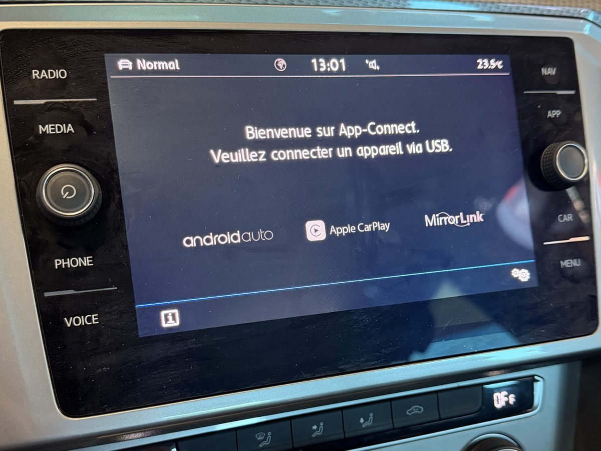 VW Passat 2018 après activation : écran Bienvenue sur App-Connect avec Android Auto, Apple CarPlay et MirrorLink